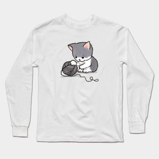 Kitten playing with yarn Long Sleeve T-Shirt